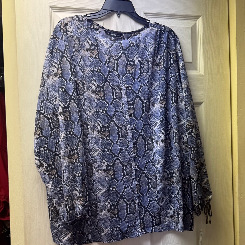 NWT BLOUSE